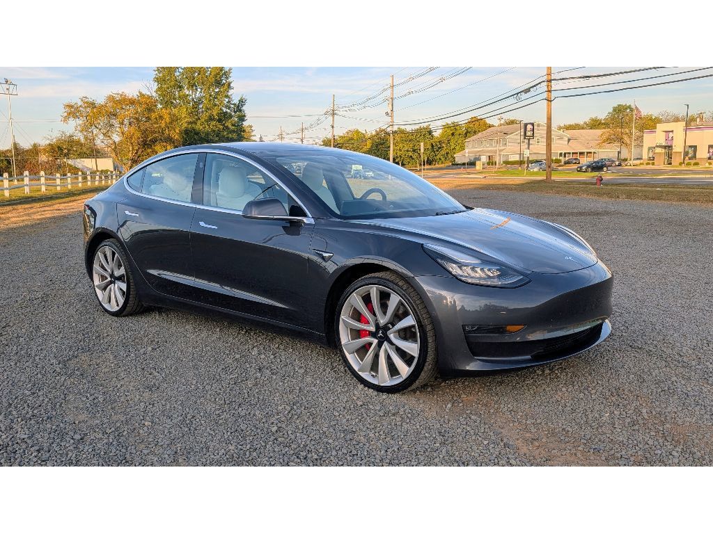 2018 Tesla Model 3 Performance photo 3