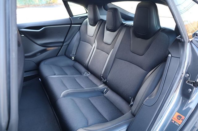 2018 Tesla Model S  - 22972618 - 18