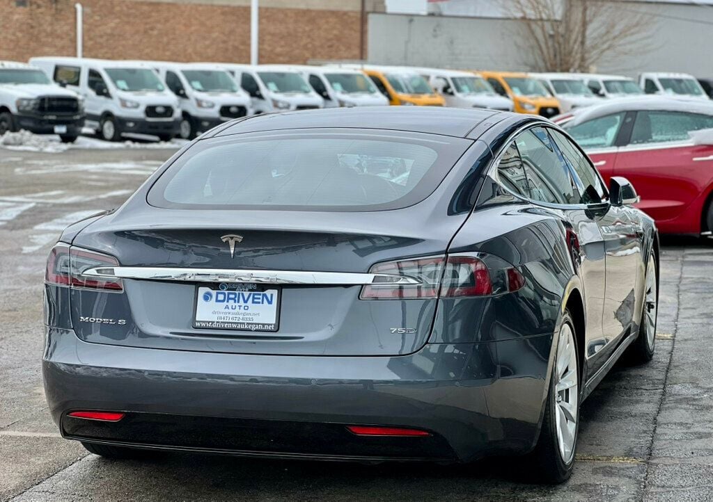 2018 Tesla Model S 75D AWD - 22998437 - 34