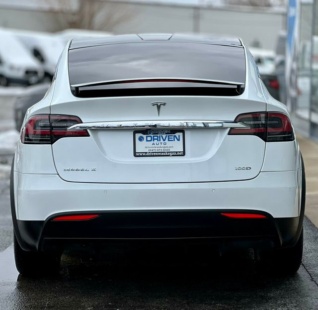 2018 Tesla Model X 100D AWD - 22952931 - 30