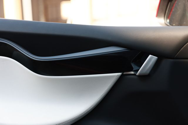 2018 Tesla Model X 100D AWD - 23044097 - 46