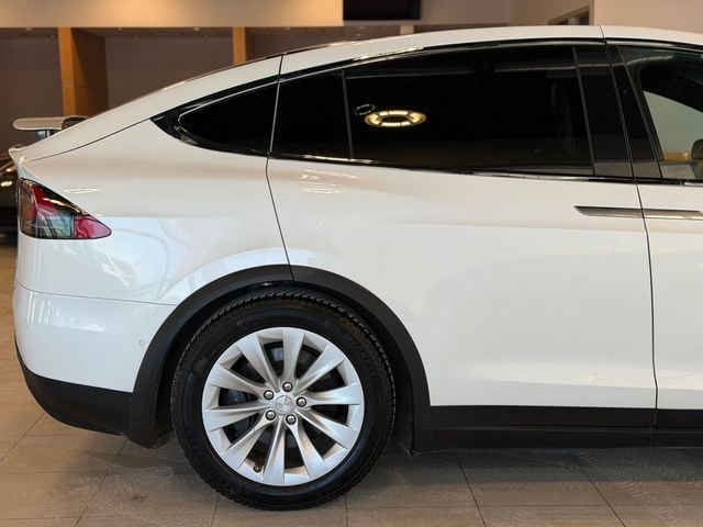 2018 Tesla Model X 100D AWD - 22977765 - 16
