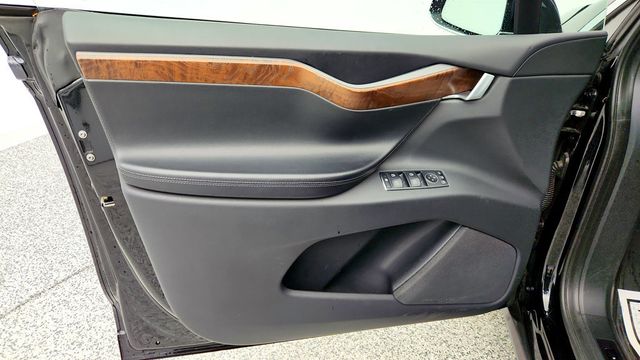 2018 Tesla Model X 100D AWD with 6 Seat Interior & 20'' Sonic Carbon Wheels - 22961328 - 10