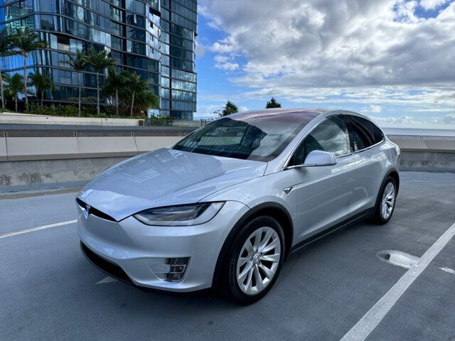 2018 Tesla Model X 75D - 22615410 - 10