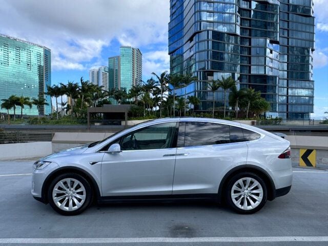 2018 Tesla Model X 75D - 22615410 - 12