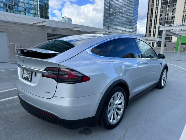 2018 Tesla Model X 75D - 22615410 - 13