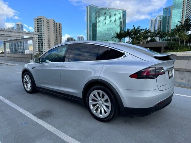 2018 Tesla Model X 75D - 22615410 - 16