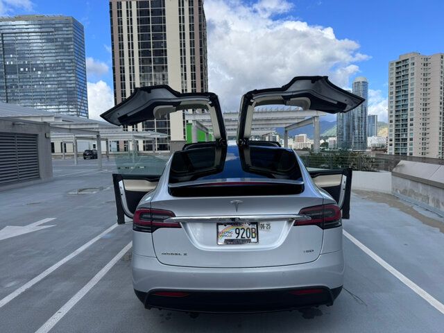 2018 Tesla Model X 75D - 22615410 - 22