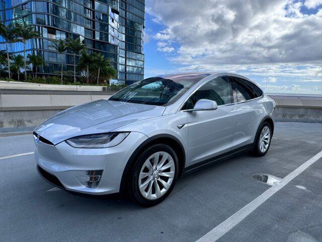 2018 Tesla Model X 75D - 22615410 - 27