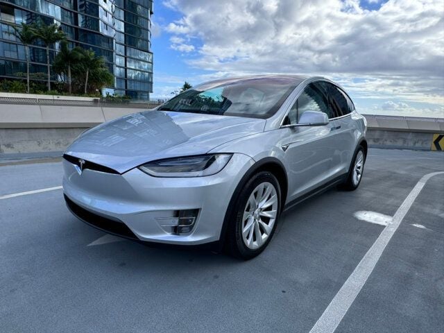 2018 Tesla Model X 75D - 22615410 - 6