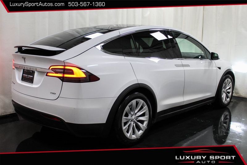 2018 Tesla Model X 75D AWD - 22643287 - 14