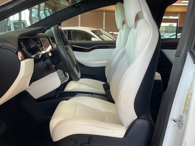 2018 Tesla Model X 75D AWD - 23033941 - 11