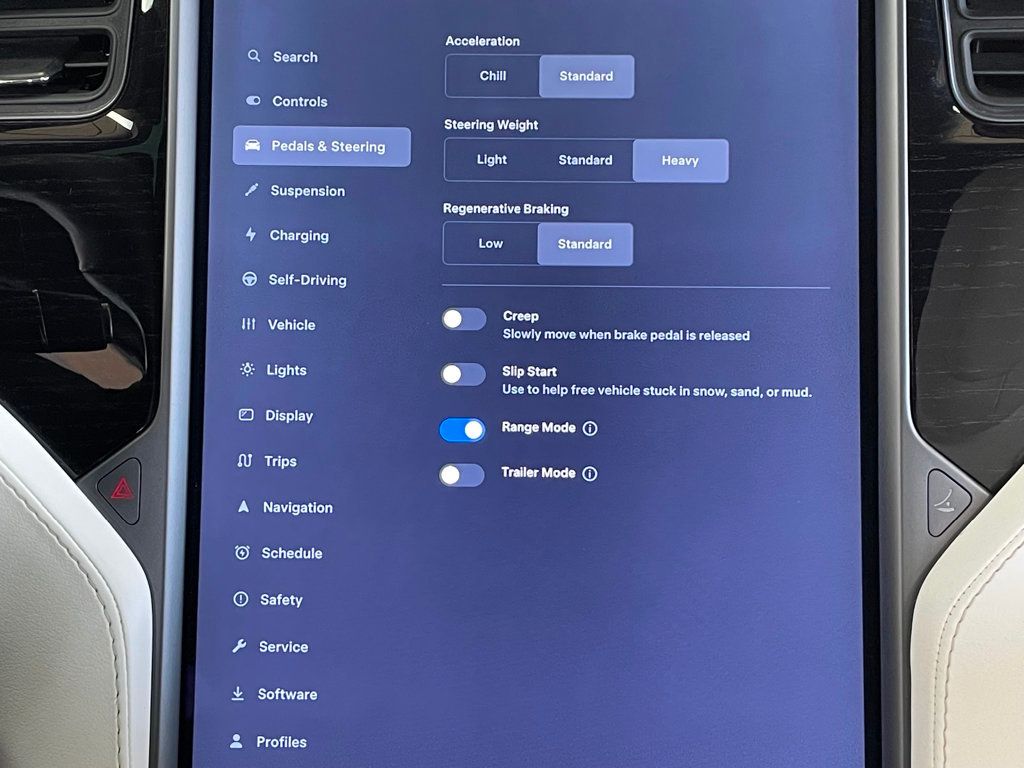 2018 Tesla Model X 75D AWD - 23033941 - 29