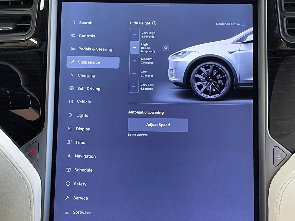 2018 Tesla Model X 75D AWD - 23033941 - 30