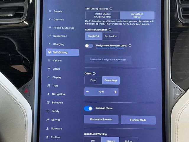 2018 Tesla Model X 75D AWD - 23033941 - 31