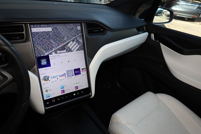 2018 TESLA MODEL X 75D AWD - 22986195 - 30