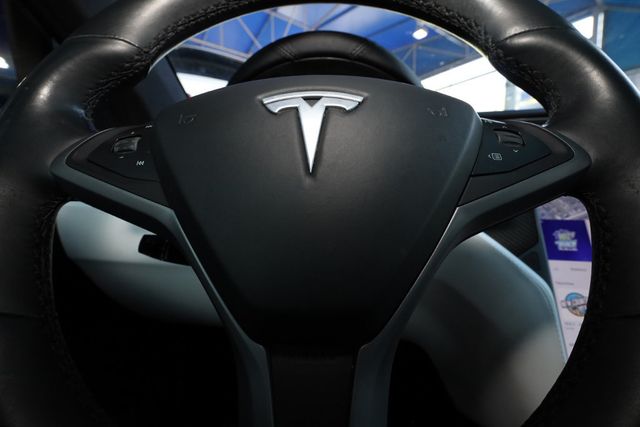 2018 TESLA MODEL X 75D AWD - 22986195 - 49