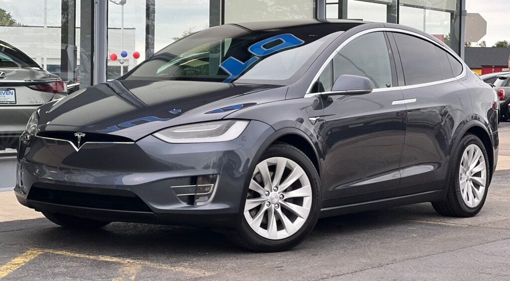 2018 Tesla Model X 75D AWD - 22606281 - 0