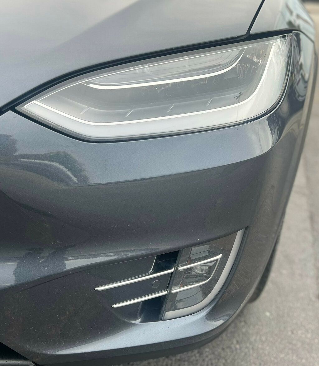 2018 Tesla Model X 75D AWD - 22606281 - 10