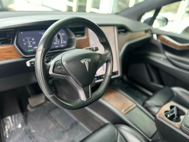 2018 Tesla Model X 75D AWD - 22606281 - 18