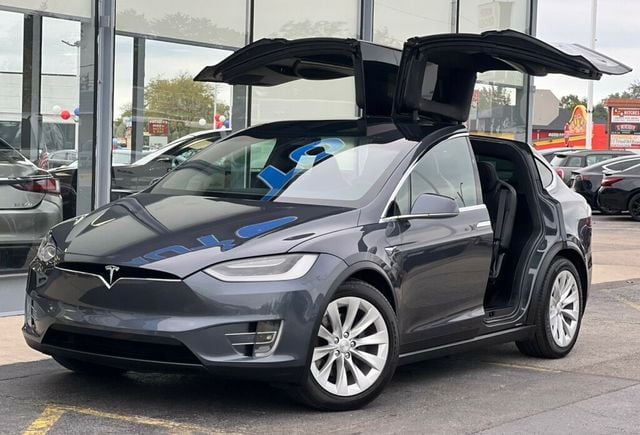 2018 Tesla Model X 75D AWD - 22606281 - 1