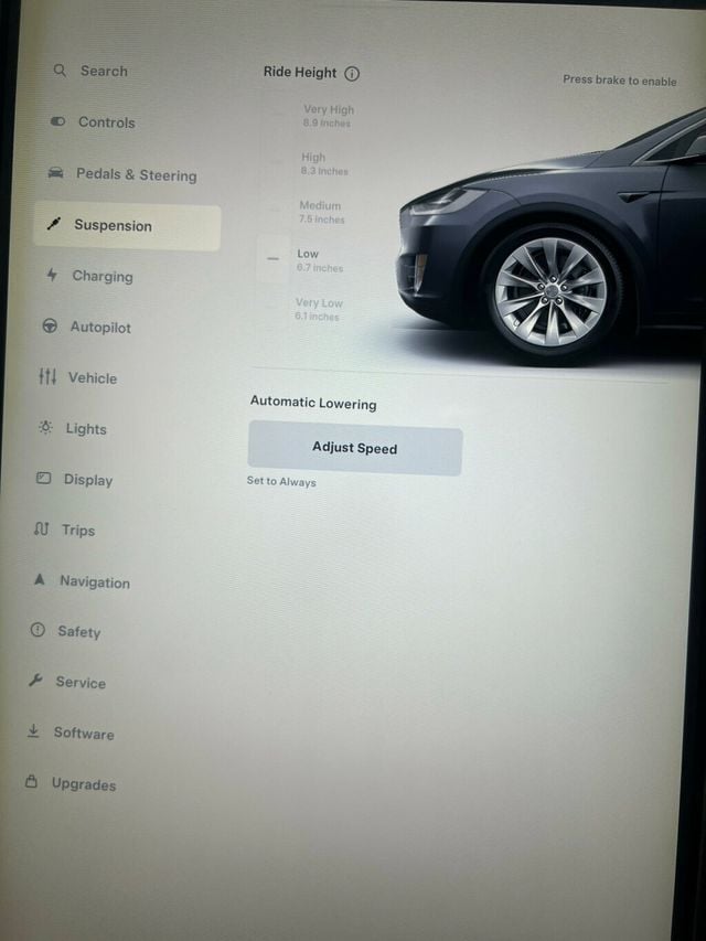 2018 Tesla Model X 75D AWD - 22606281 - 24