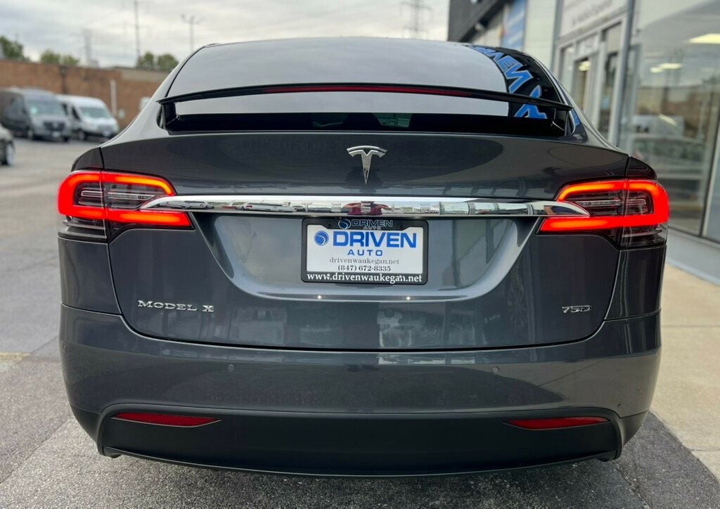 2018 Tesla Model X 75D AWD - 22606281 - 36