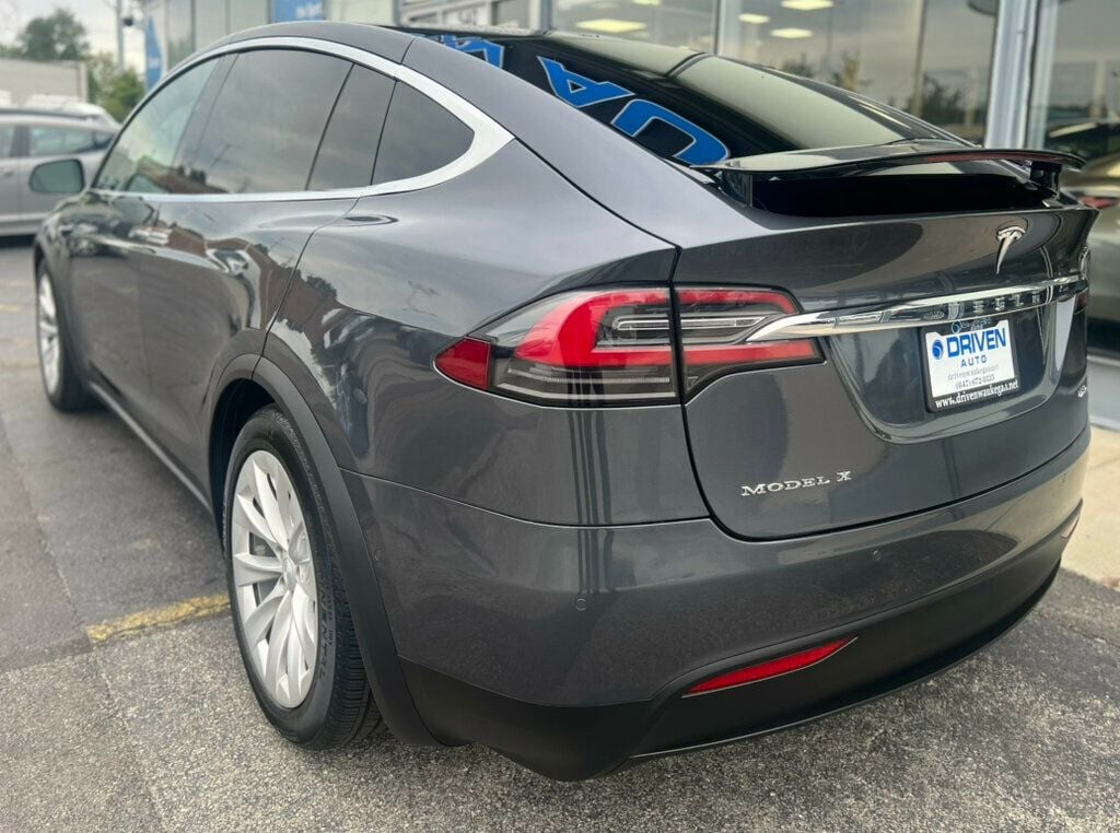 2018 Tesla Model X 75D AWD - 22606281 - 3