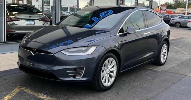 2018 Tesla Model X 75D AWD - 22606281 - 45