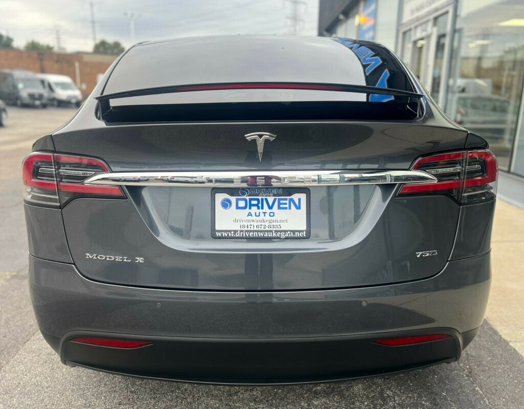 2018 Tesla Model X 75D AWD - 22606281 - 4