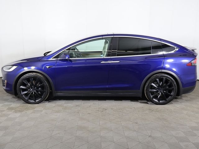 2018 Tesla Model X 75D AWD - 22976054 - 17