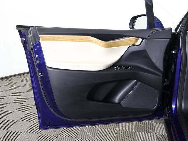 2018 Tesla Model X 75D AWD - 22976054 - 22