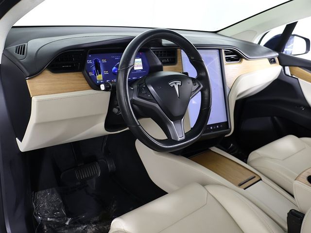 2018 Tesla Model X 75D AWD - 22976054 - 24