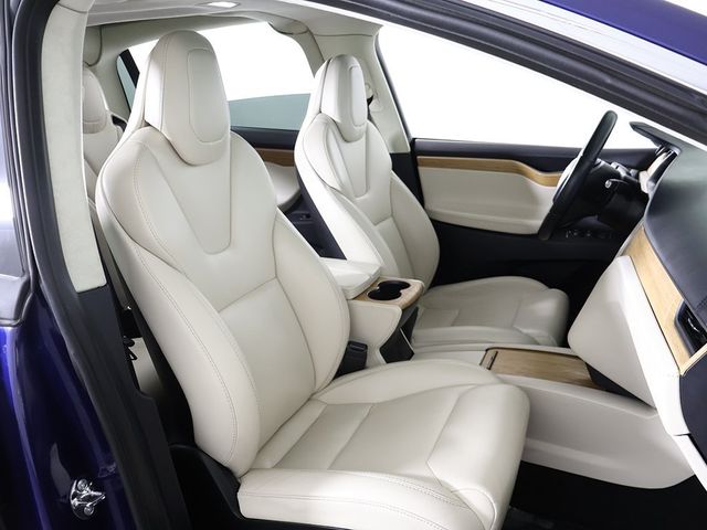 2018 Tesla Model X 75D AWD - 22976054 - 29