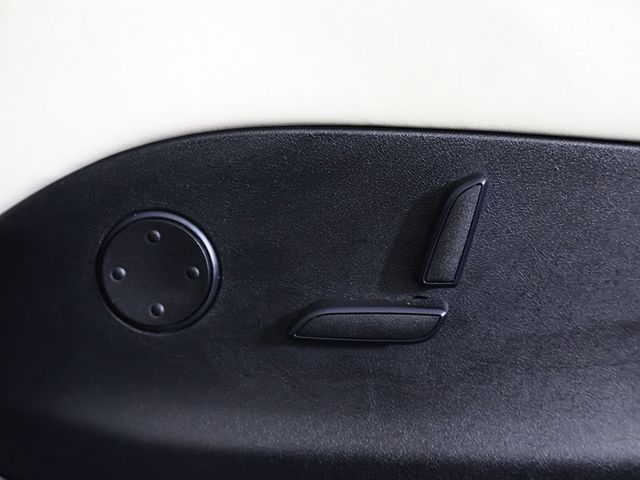 2018 Tesla Model X 75D AWD - 22976054 - 30