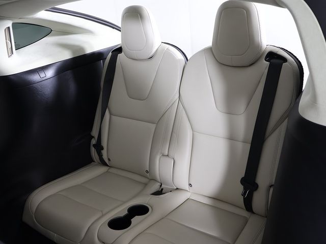 2018 Tesla Model X 75D AWD - 22976054 - 34