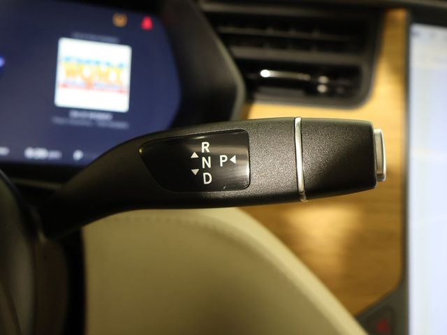 2018 Tesla Model X 75D AWD - 22976054 - 41