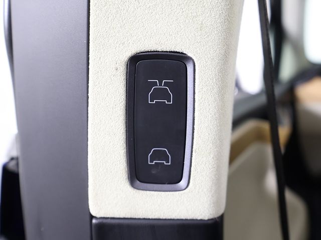 2018 Tesla Model X 75D AWD - 22976054 - 55