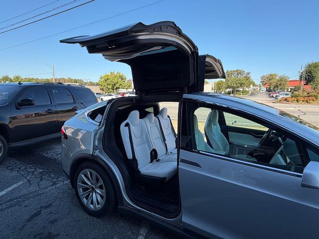 2018 Tesla Model X 75D AWD - 23094592 - 11