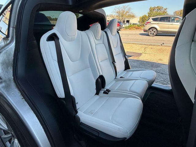 2018 Tesla Model X 75D AWD - 23094592 - 13
