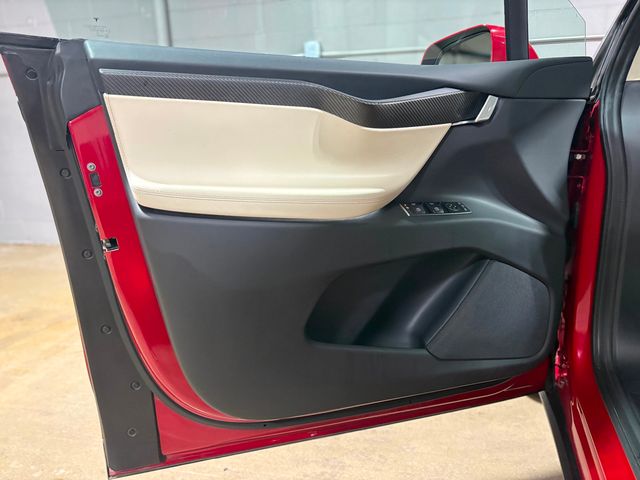 2018 Tesla Model X 75D AWD - 22954545 - 18