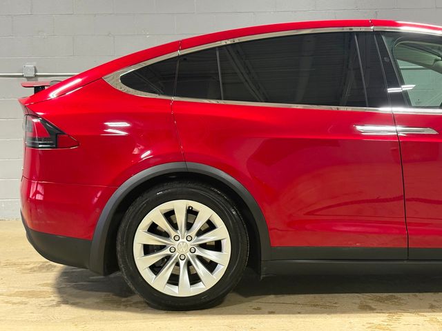 2018 Tesla Model X 75D AWD - 22954545 - 19