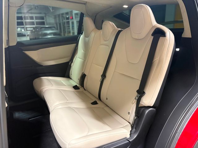 2018 Tesla Model X 75D AWD - 22954545 - 21
