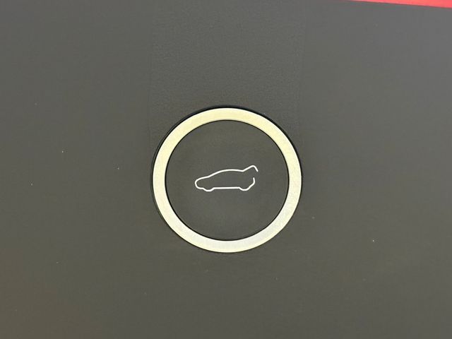 2018 Tesla Model X 75D AWD - 22954545 - 36