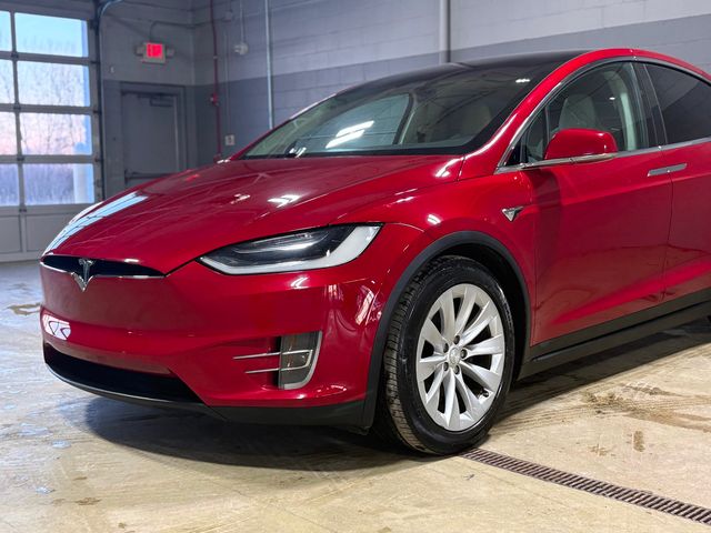 2018 Tesla Model X 75D AWD - 22954545 - 3