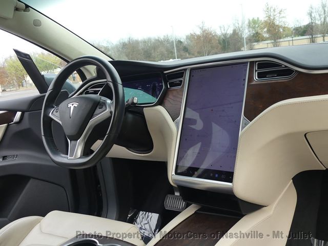 2018 Tesla Model X 75D AWD - 22983575 - 36