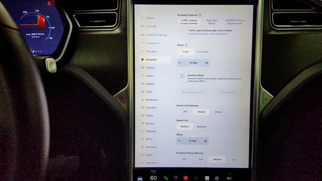 2018 Tesla Model X 75D AWD w/ Full Self-Driving, 22’’ Wheels & Premium Connectivity - 23030668 - 18