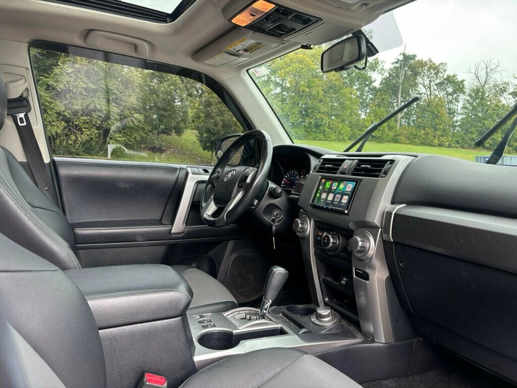 2018 Toyota 4Runner SR5 Premium photo 2