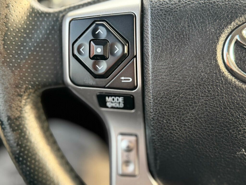 2018 Toyota 4Runner 4 NEW TIRES !! - 22947899 - 36