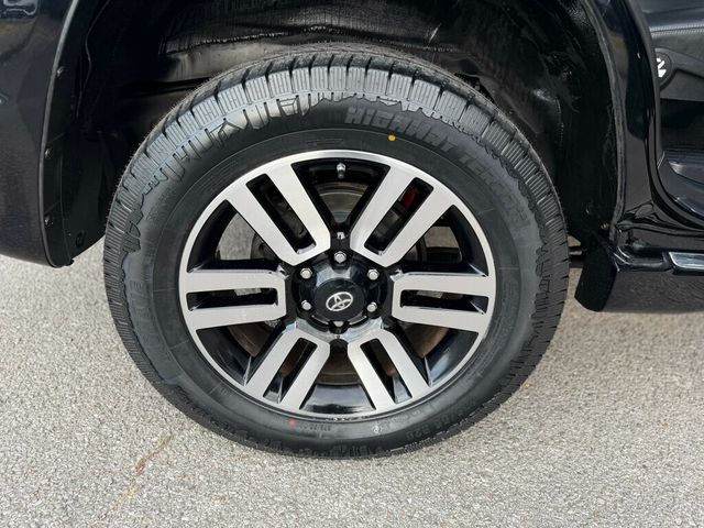 2018 Toyota 4Runner 4 NEW TIRES !! - 22947899 - 46